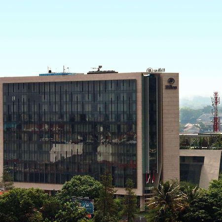 Hilton Bandung Hotel Exterior foto