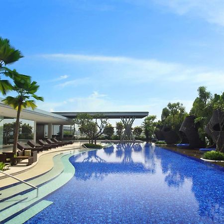 Hilton Bandung Hotel Exterior foto