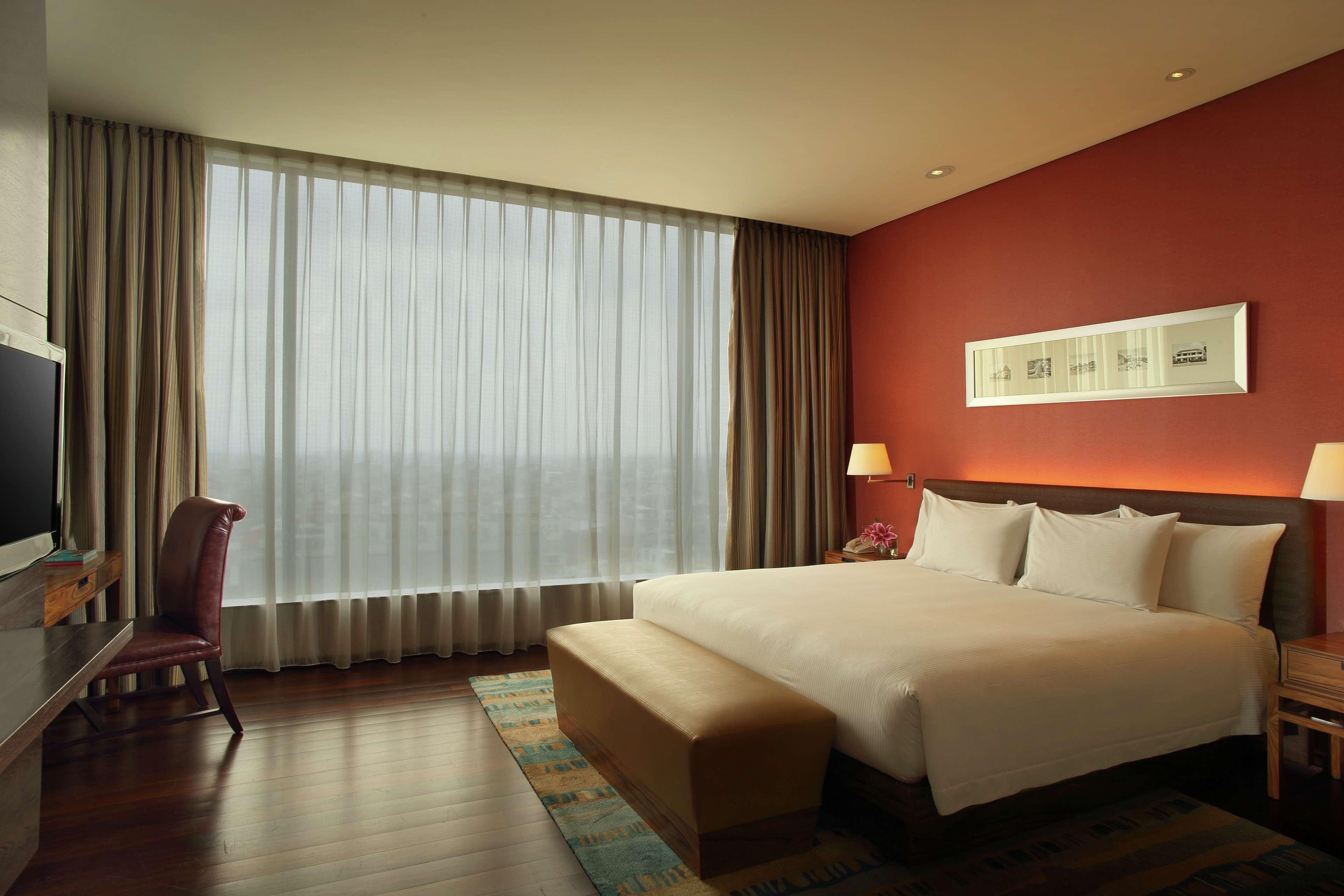 Hilton Bandung Hotel Exterior foto