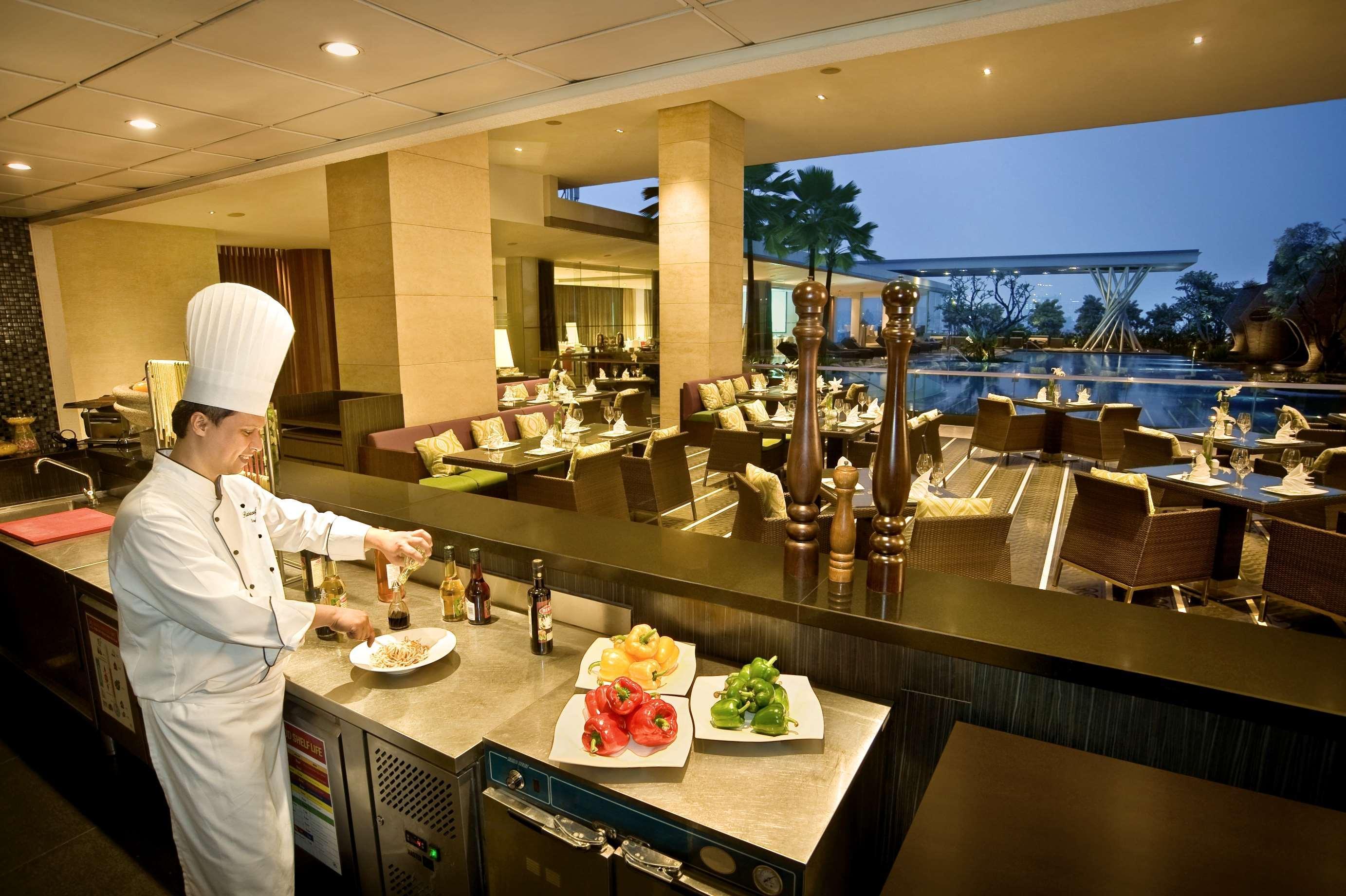 Hilton Bandung Hotel Exterior foto