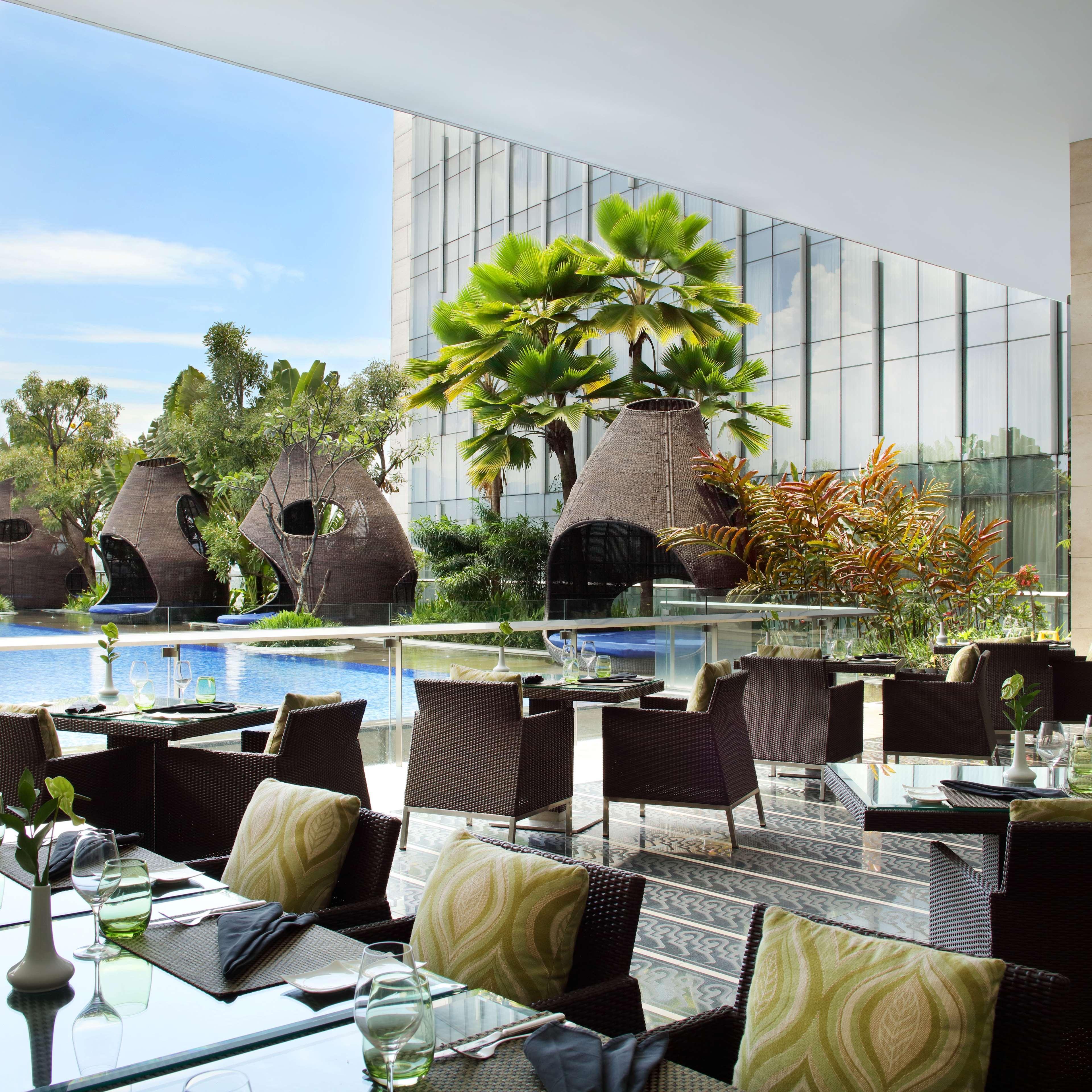 Hilton Bandung Hotel Exterior foto
