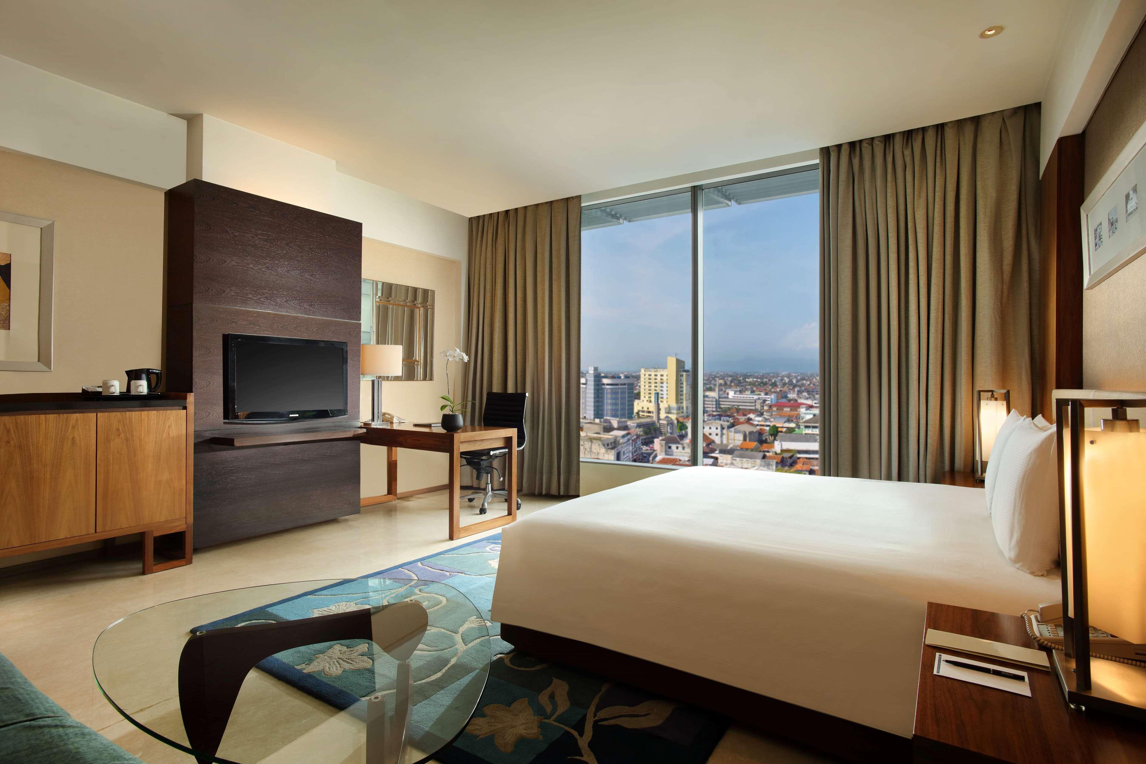 Hilton Bandung Hotel Exterior foto