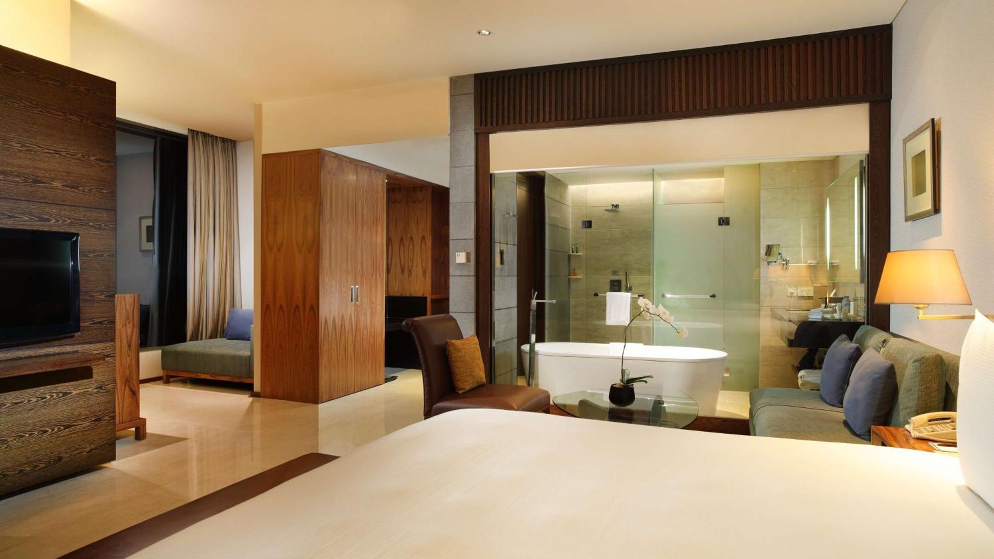Hilton Bandung Hotel Exterior foto