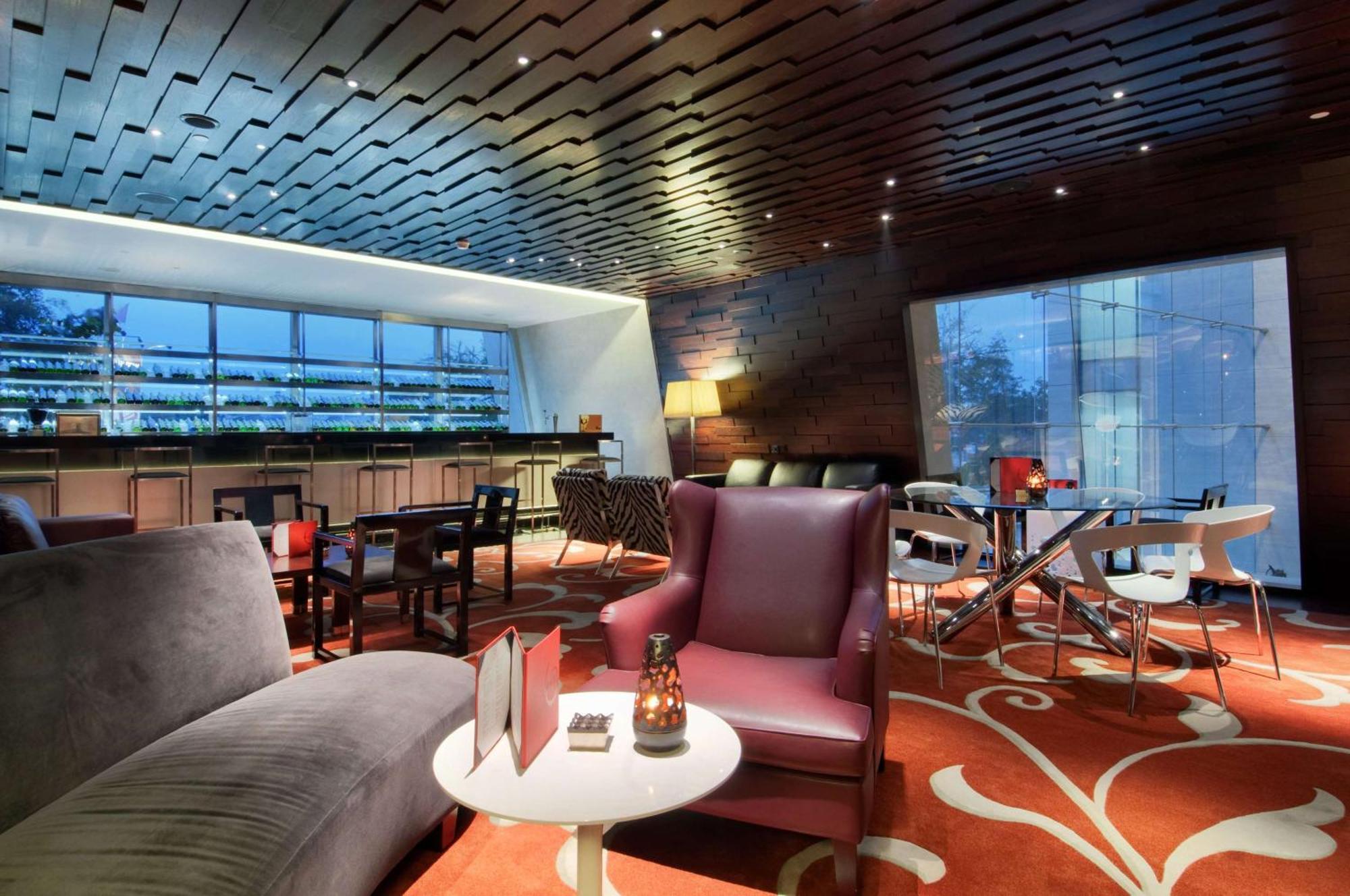Hilton Bandung Hotel Exterior foto