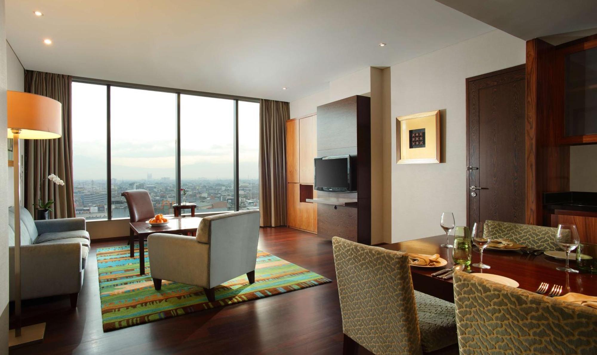 Hilton Bandung Hotel Exterior foto