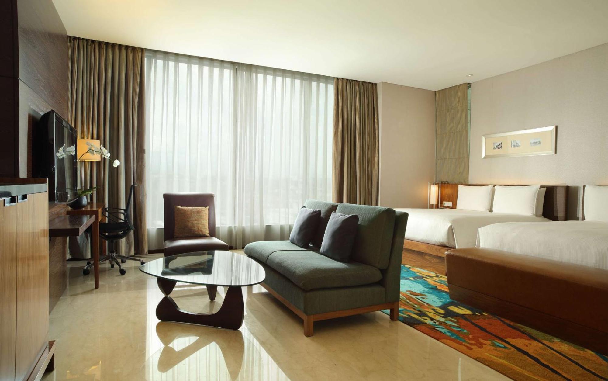 Hilton Bandung Hotel Exterior foto